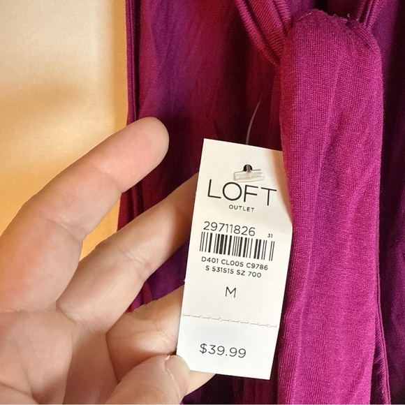 LOFT Magenta Sleeveless Blouse Size Medium NWT - Picture 5 of 6